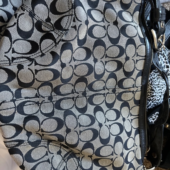 Coach Handbags - Vintage Coach Hobo bag